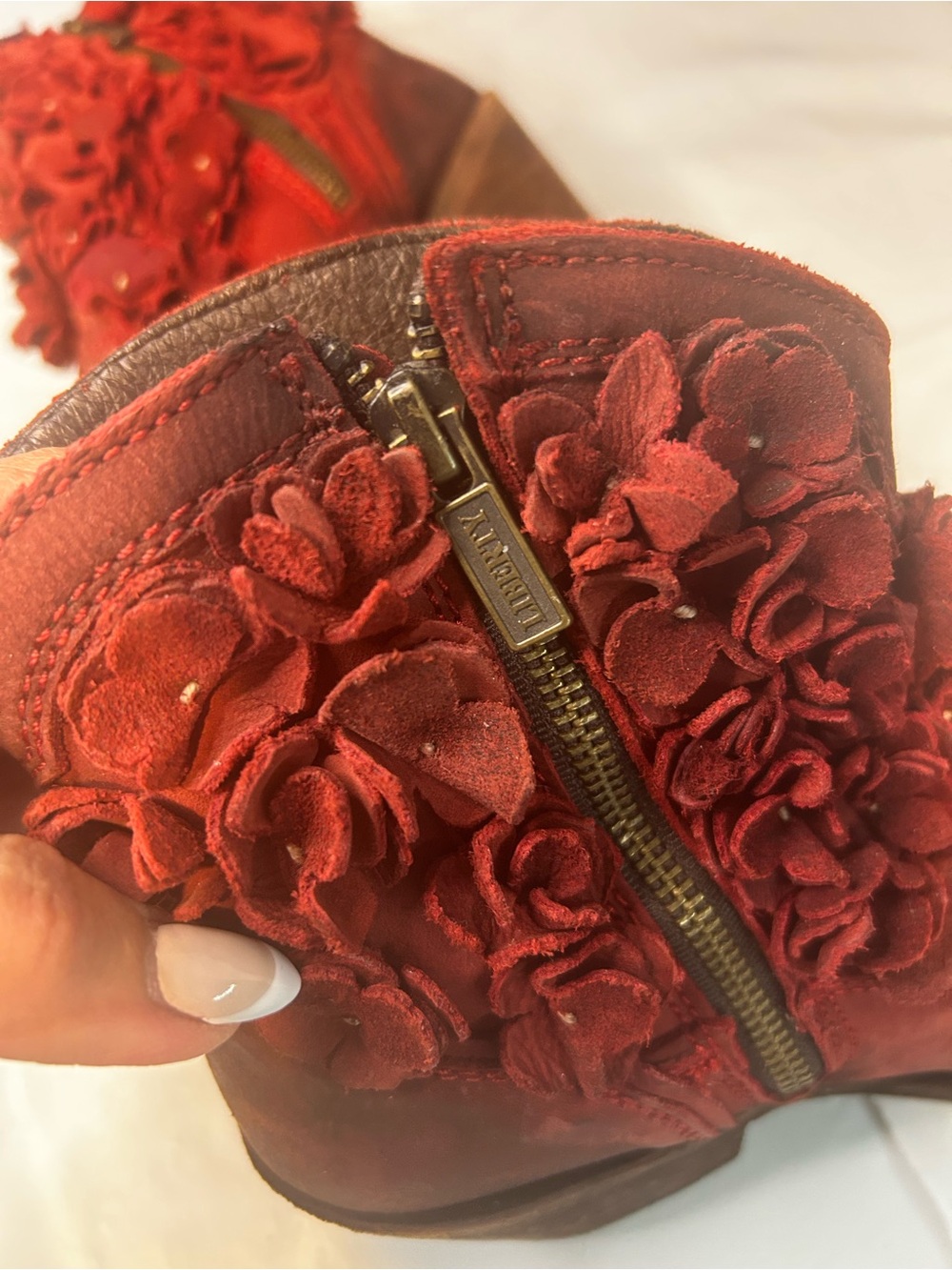 LIBERTY Women's Red Floral Suede Ankle Boots MADE IN MEXICO Size 8.5 - Picture 9 of 16